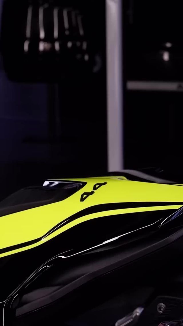 BMW S1000 RR — LevelUp Cover Solutions — video di Nicolò Bottini